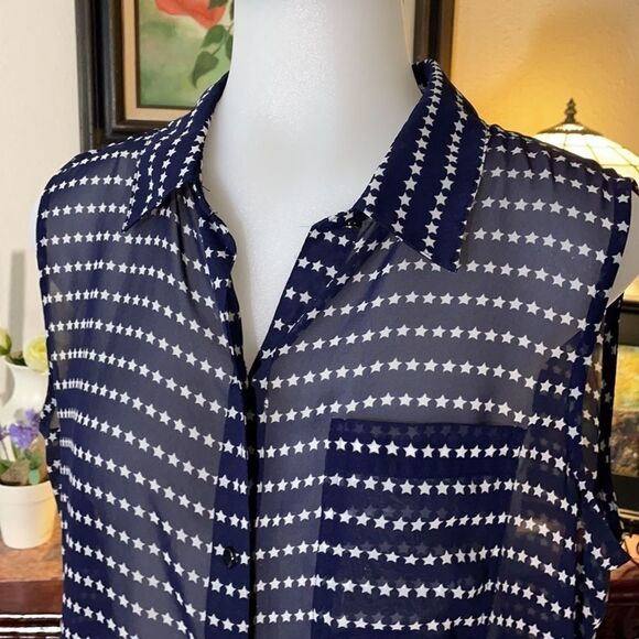 Liz Claiborne Sheer sleeveless top - Picture 2 of 5